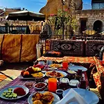Hotel Kaya Cave 2*