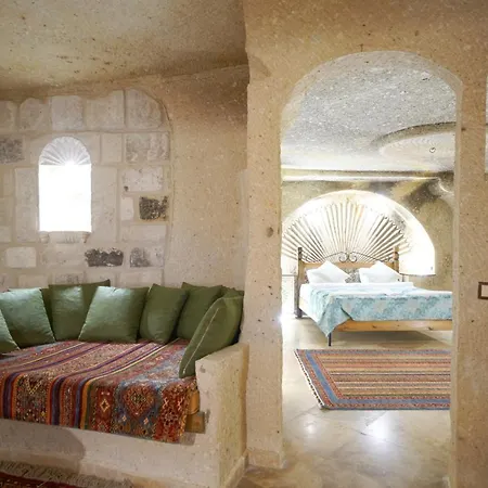 Kaya Cave