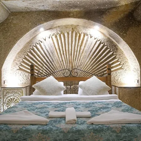 Hotel Kaya Cave 2*