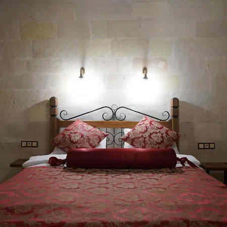 Kaya Cave Hotel 2*