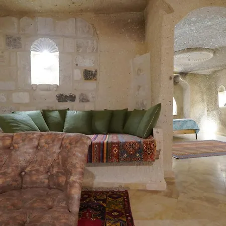 Hotel Kaya Cave 2*