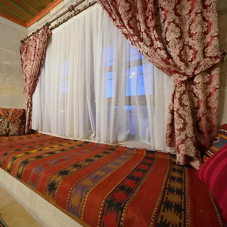 Kaya Cave Hotel 2*