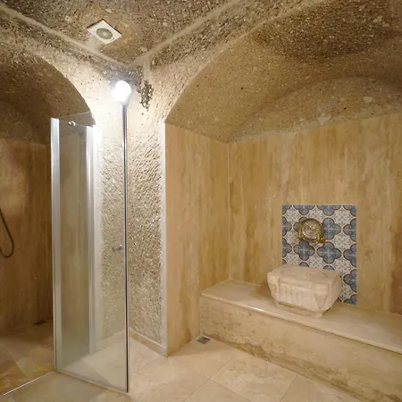 Kaya Cave 2*