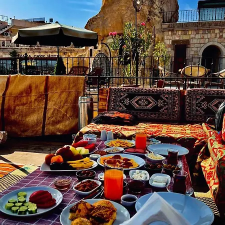 Hotel Kaya Cave 2*