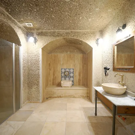 Kaya Cave 2*